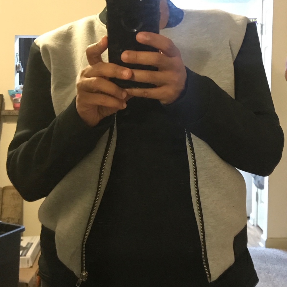 Stylish Bomber Jacket - Picture 5 of 8